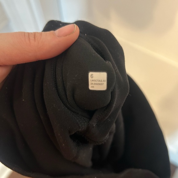 Lululemon Black Full Length Leggings - Picture 5 of 5